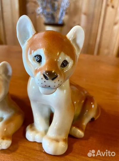 Статуэтки Львята лежащий и сидящий лфз СССР