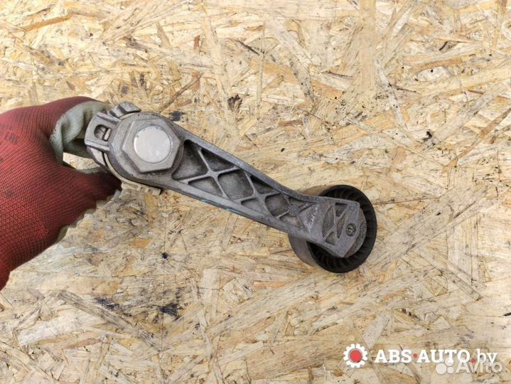 Натяжитель ремня генератора Peugeot 308 1