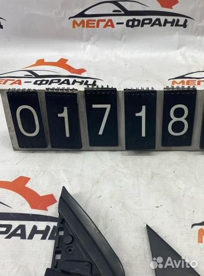 Молдинг на крыло правый Citroen C4 седан(B7) NFU