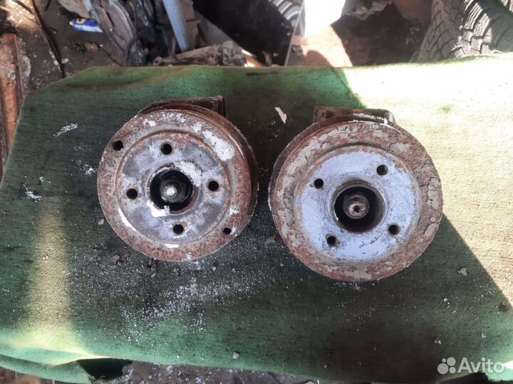 Ступица в сборе задней балки Рено Логан 1. 2008 г