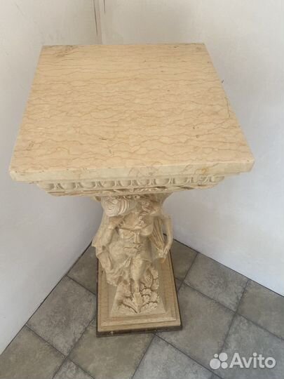 Мраморный итальянский постамент/подставка