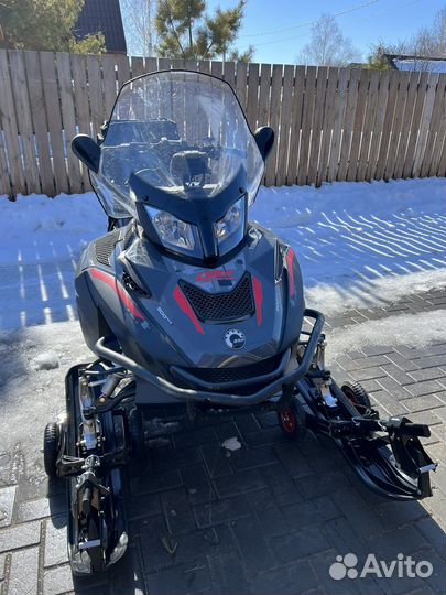 Продаю снегоход BRP linx commander 900