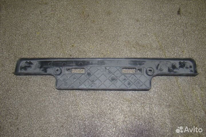 Накладка переднего бампера под номер Toyota Land