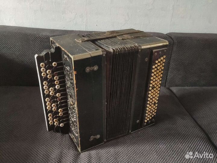 Баян старинный 3-х рядный
