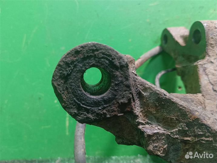 Кулак передний левый Dodge Caliber PM 2008