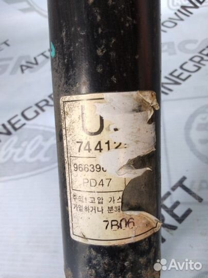 Стойка амортизатор задняя левая Chevrolet Epica