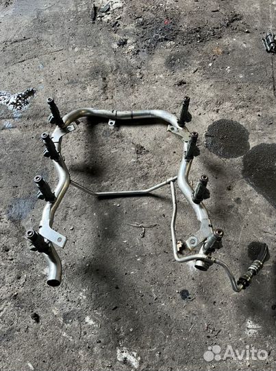 Топливна рампа с форсунками bmw x5 e53 4.4