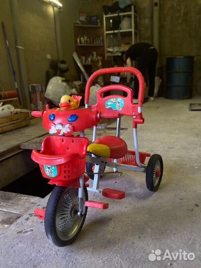Велосипед для малышей с ручкой