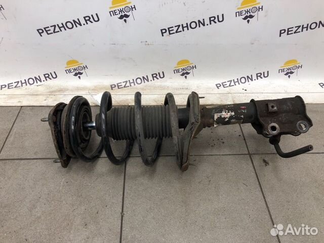 Амортизатор передний правый Kia Rio хэтчбек 5 дв