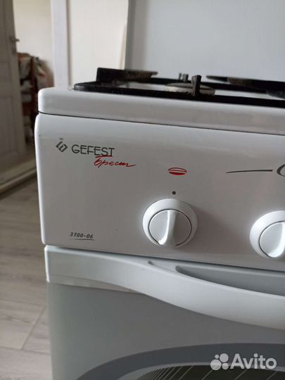 Продам газовую плиту Гефест 3100 бу