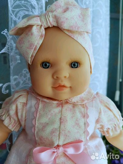 Кукла Маню в одежде Paola Reina