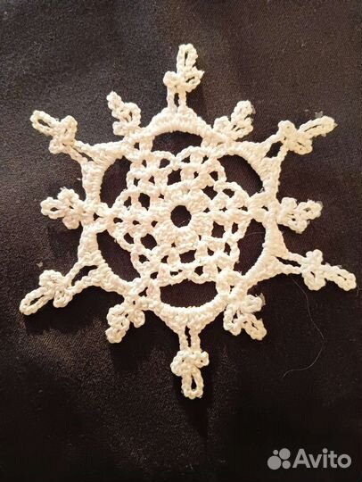 Снежинки ручной работы