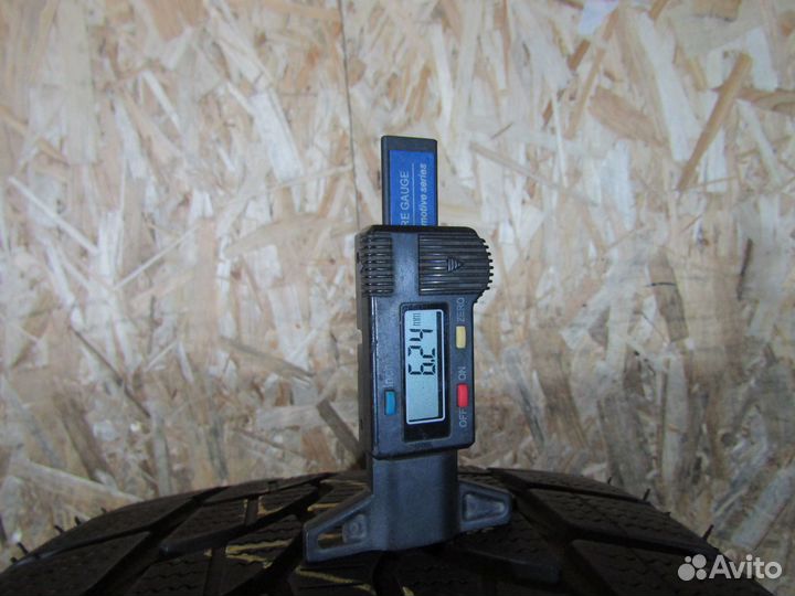 Bridgestone Blizzak LM-32 245/45 R19