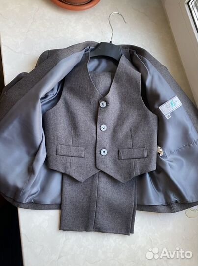 Костюм тройка для мальчика 98
