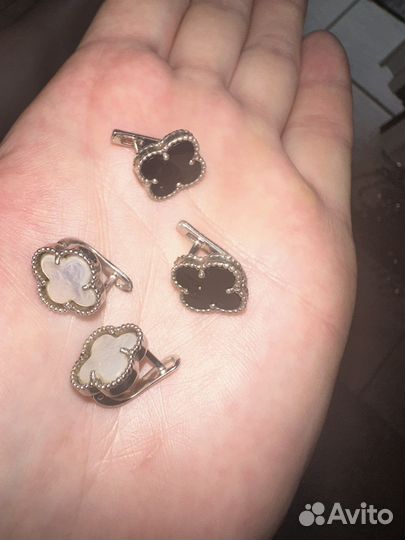 Серебряные серьги две пары