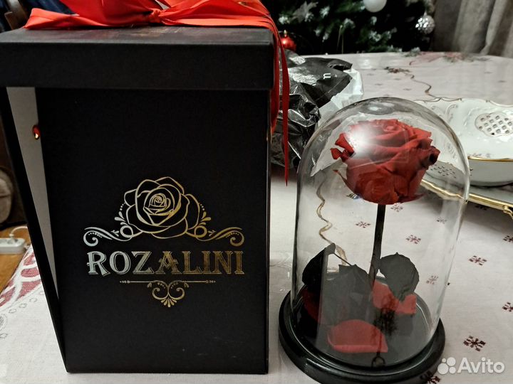 Вечная роза в колбе