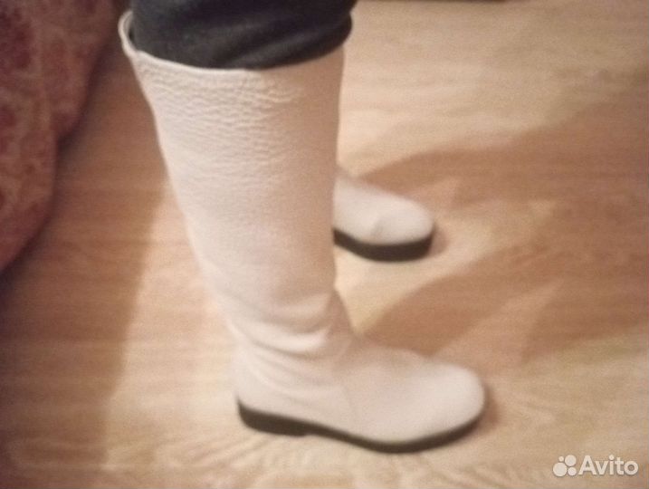 Сапоги женские белые Pollini