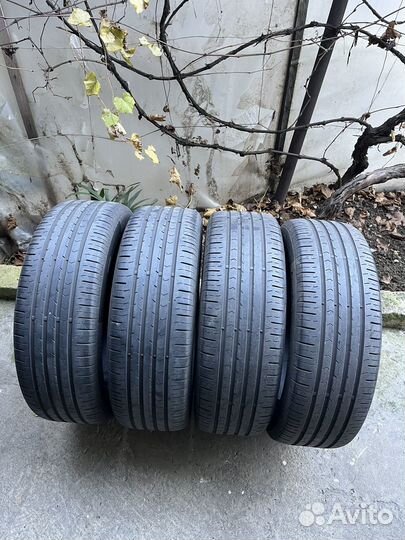 Continental ContiPremiumContact 5 215/60 R17 96H