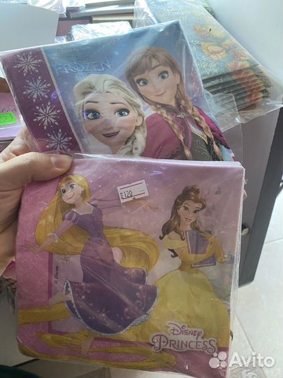 Цифры стаканы скатерьти