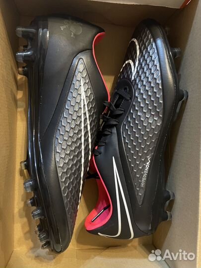 Футбольные бутсы nike