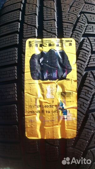 Pirelli Winter Sottozero 240 Serie II 255/45 R19