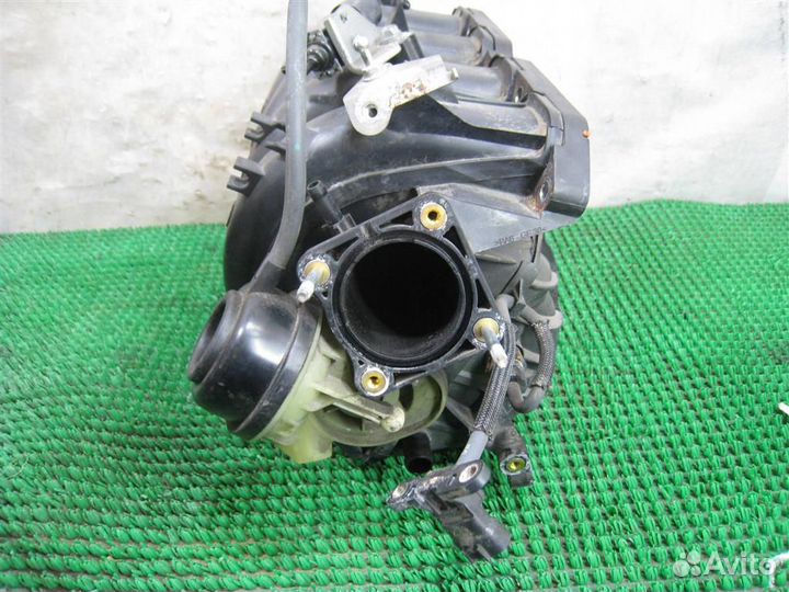 Коллектор впускной Toyota Avensis T27 2011