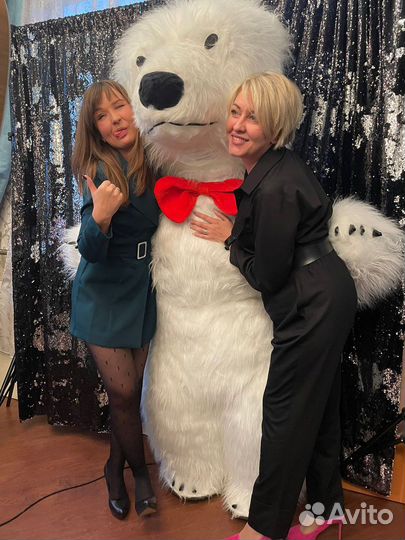 Поздравление от мишки, белый мишка