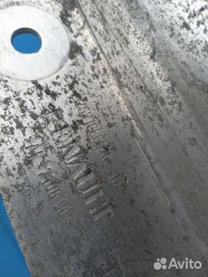 Усилитель переднего бампера Renault Laguna lll 2.0