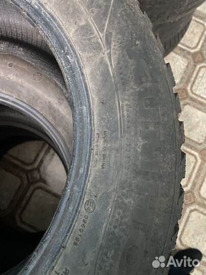 Kumho I'Zen RV Stud KC16 225/60 R17
