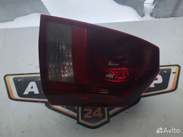 Фонарь задний правый Chrysler 300C 2004-2010г