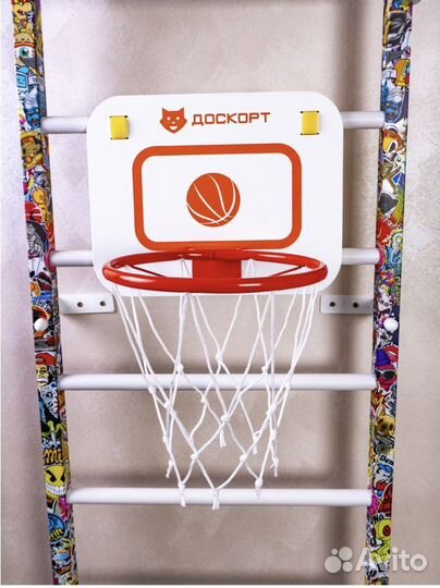 Баскетбольное кольцо с щитом
