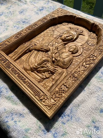 Икона резная деревянная