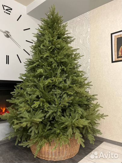 Елка полностью литая (новая)