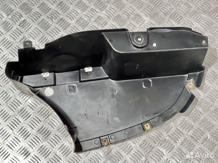 Пыльник кузова левый BMW F30