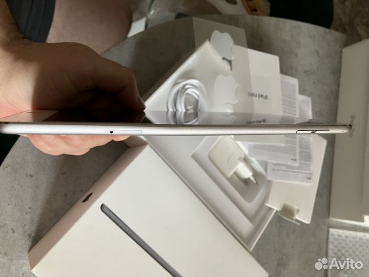 iPad mini 4 / 128 GB / A1550 / (№20)