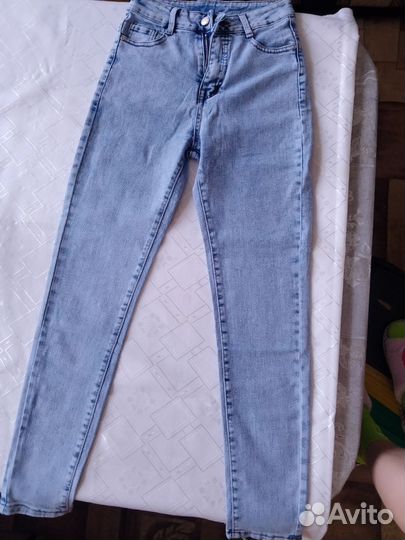 Джинсы новые 44 размер
