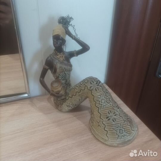 Фигурка женщина африканка