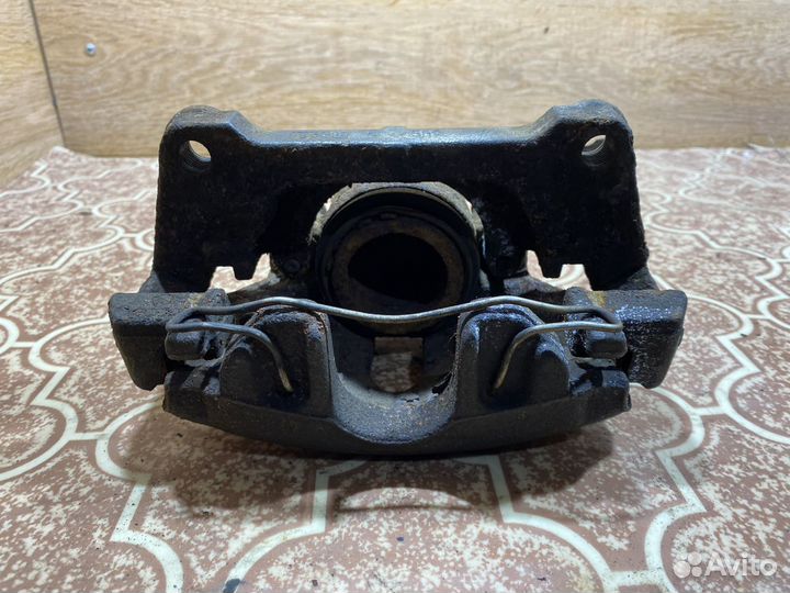 Суппорт передний левый Audi A4 B6 S04