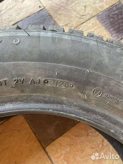 Triangle TR693 225/60 R17