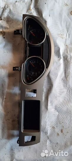 Накладка на панель приборов Audi q7 2008