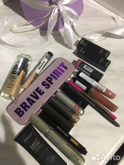 Коробка косметики