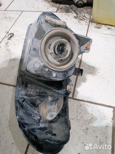 Фара передняя правая Dodge Caravan rskl52 : engine