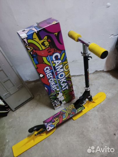 Самокат снегокат с лыжами новый