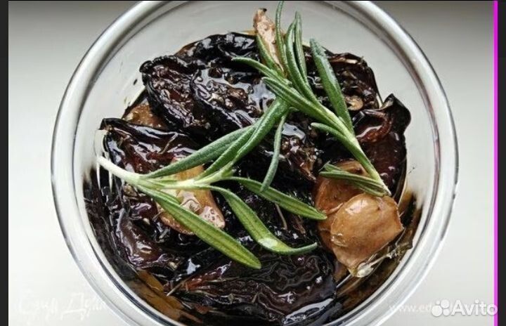 Вяленые сливы солёные в оливковом масле