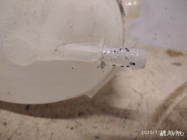 Бачок расширительный Renault Sandero 2 K7M 2015