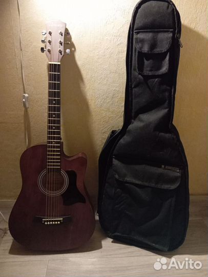 Гитара акустическая новая, с зимним чехлом