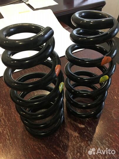 Продам пружины передние Mitsubishi L-200MR 992336