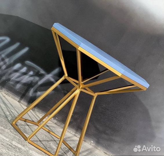 Журнальный столик подставка под цветы