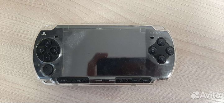 Sony PSP 2004 с чехлом