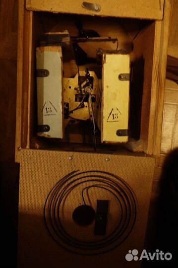 Часы с кукушкой и боем маяк